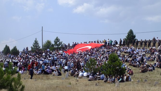 Şehit Özel Harekat Polisi Ahmet Demir memleketi Kütahya'da toprağa verildi