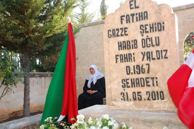 Mavi Marmara Saldırısında Ölen Fahri Yaldız Mezarı Başında Anıldı