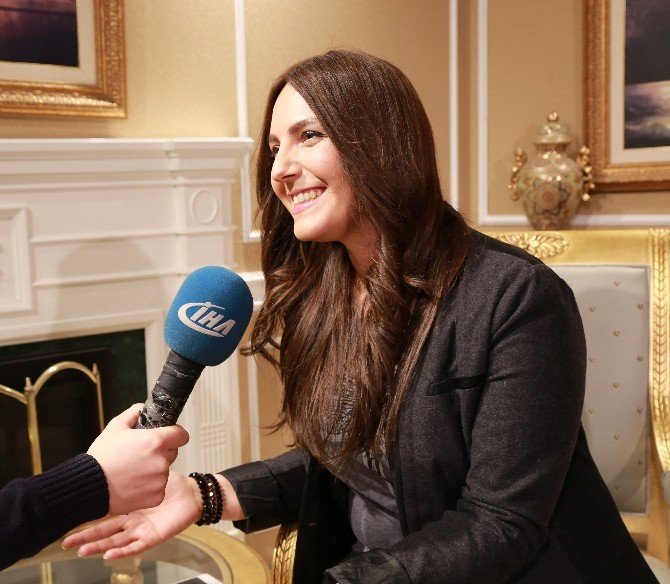 Sosyal medyada olay olan Ressam Zeynep Yazıcı ‘o’ videoyu anlattı