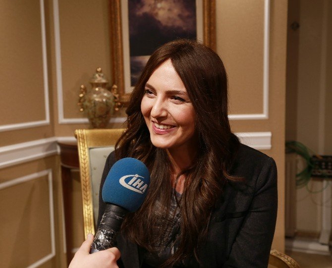 Sosyal medyada olay olan Ressam Zeynep Yazıcı ‘o’ videoyu anlattı