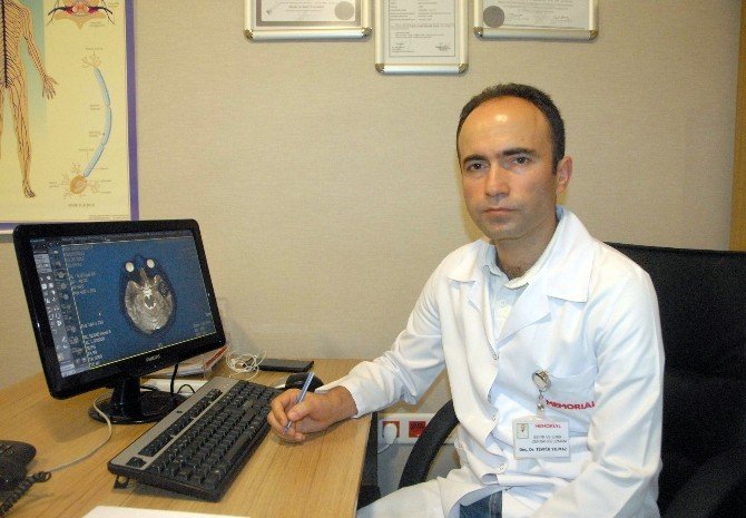 Nedensiz gülüşlerde ölüm riski