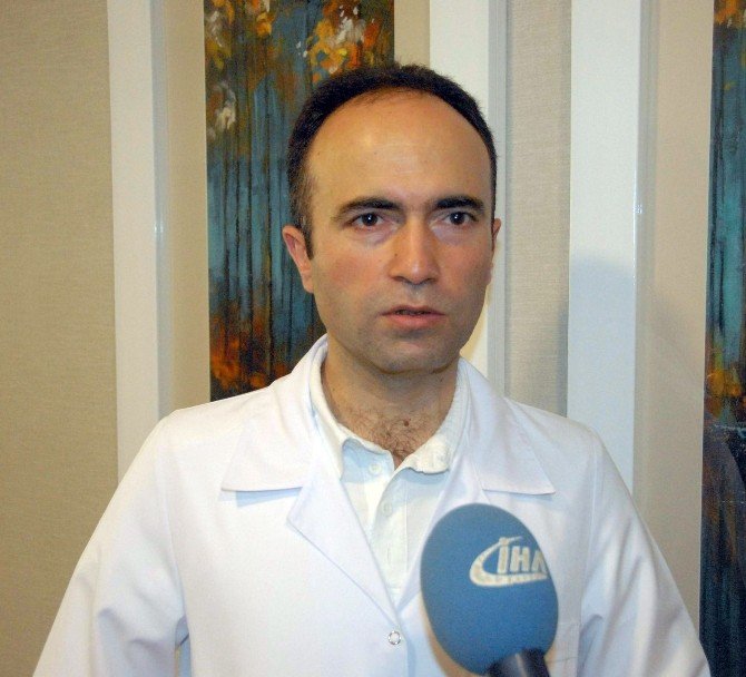 Nedensiz gülüşlerde ölüm riski