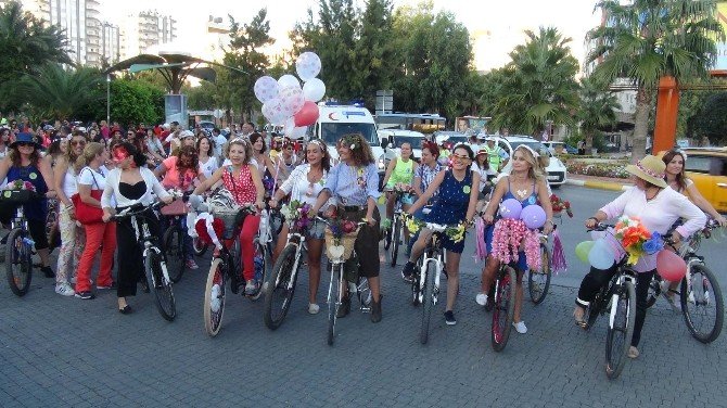 ’Süslü Kadınlar Bisiklet Turu’