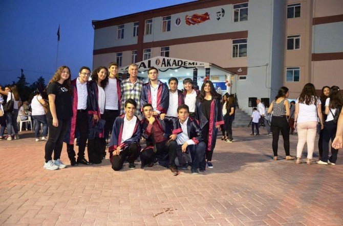 Ayvalık Anadolu Lisesi 17. Mezunlarını Verdi