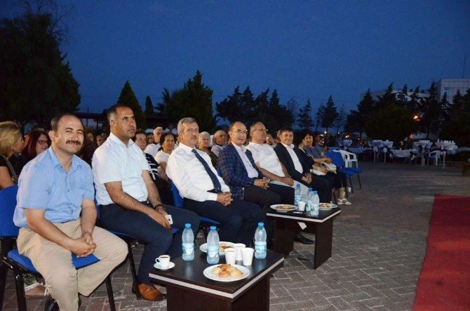 Ayvalık Anadolu Lisesi 17. Mezunlarını Verdi