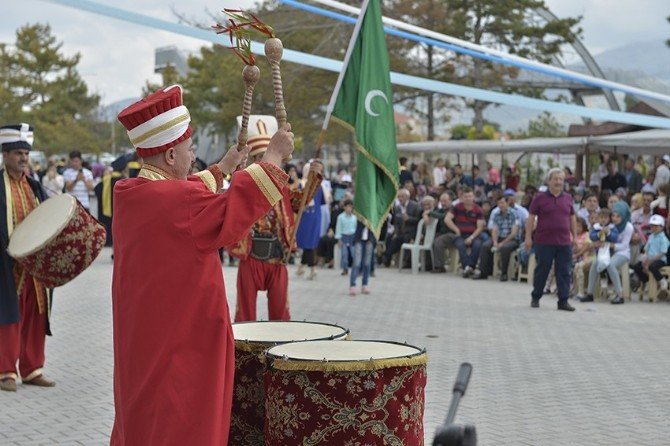 Kazım Karabekir Meslek Yüksekokulu’nda Mezuniyet Sevinci