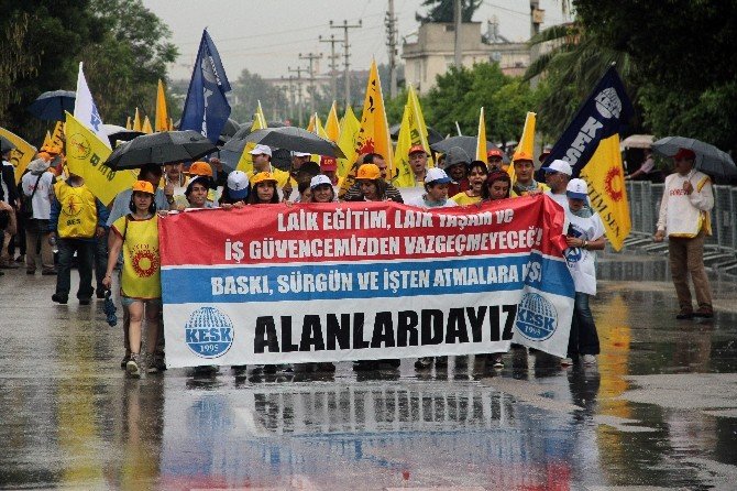 KESK’in ‘Adana Bölge Mitingi’ Yağmur Altında Yapıldı