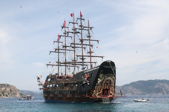 Avrupa’nın En Büyük Korsan Gemisi Yolcu Avına Çıktı