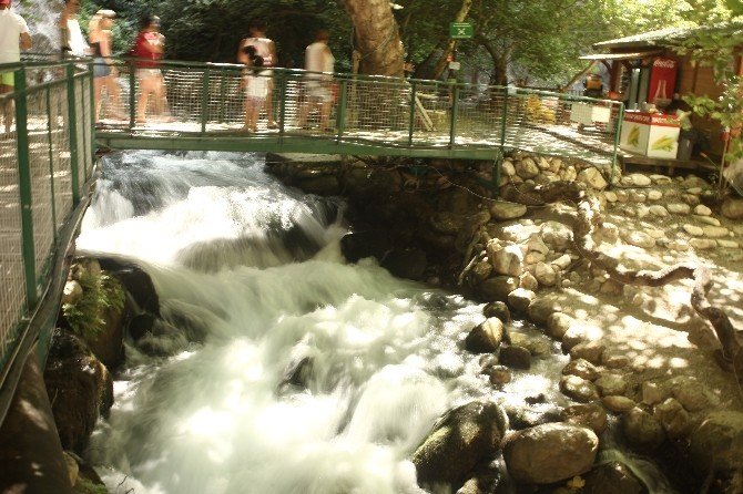 Kartpostallık Saklıkent Kanyonu Ziyaretçi Akınına Uğruyor