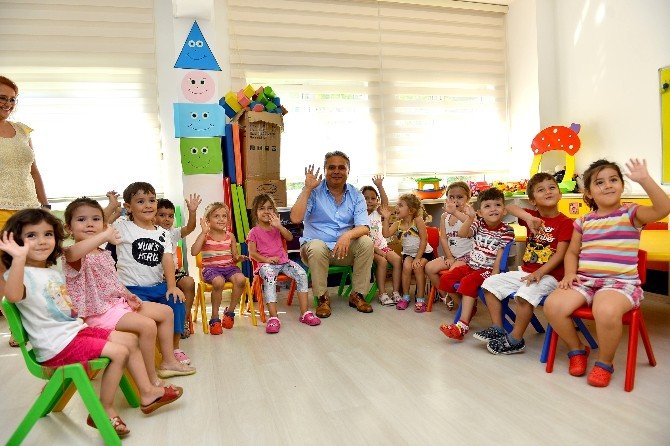 Başkan Uysal, Dutlubahçe Kreş ve Gündüz Bakımevi’ni ziyaret etti