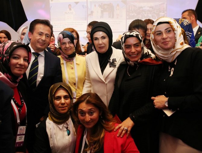 Emine Erdoğan, kadın girişimciler zirvesi gala yemeğine katıldı