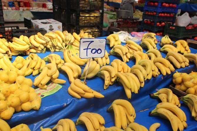 Pazarda muz fiyatları el yakıyor