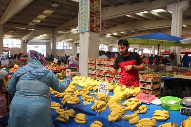 Pazarda muz fiyatları el yakıyor