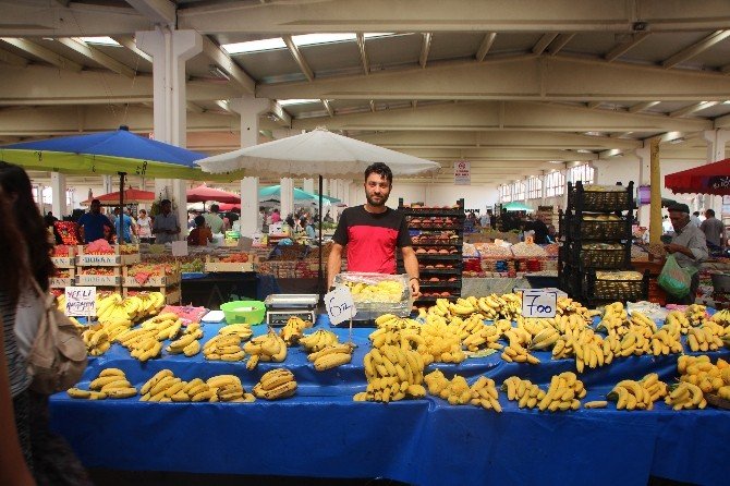 Pazarda muz fiyatları el yakıyor