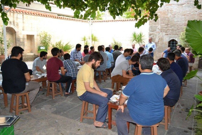 Yüreğir ve Adana Gençlik Merkezi gençleri Ulu Cami’de