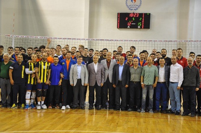 Mobilya Kupasının Şampiyonu Fenerbahçe