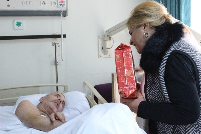 Nevin Gökçek 15 Temmuz gazilerini ziyaret etti