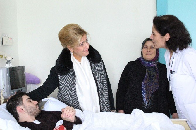 Nevin Gökçek 15 Temmuz gazilerini ziyaret etti