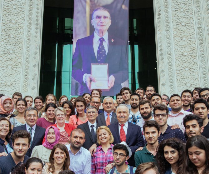 Türkiye'nin dünyaca ünlü iki profesörü bir arada