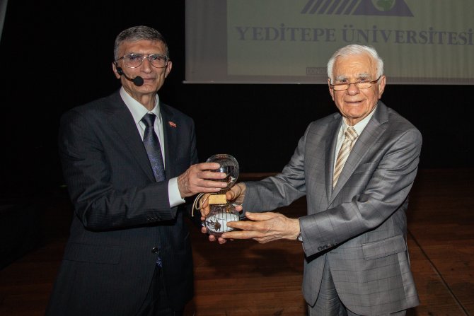 Türkiye'nin dünyaca ünlü iki profesörü bir arada