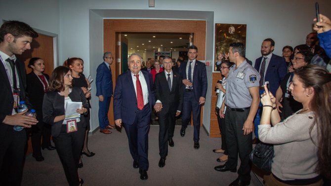 Türkiye'nin dünyaca ünlü iki profesörü bir arada