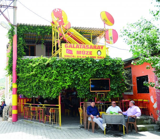 Osmancalı Köyü’nde başka renge izin yok