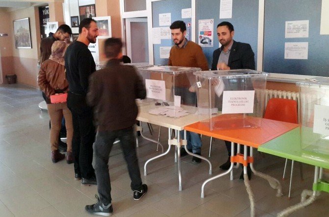 Osmancık Ömer Derindere MYO’da Seçim Heyecanı