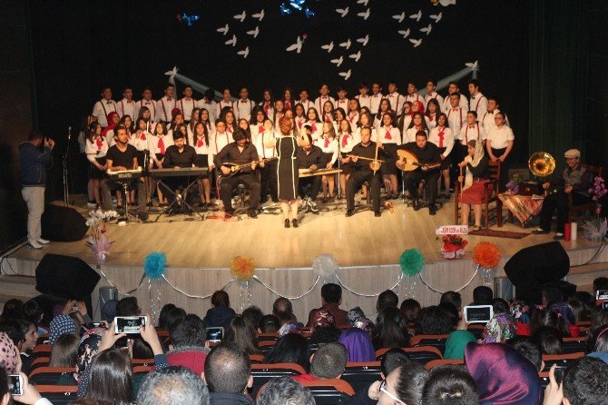 23 Nisan Havacılar Ortaokulundan Bahar Şenliği