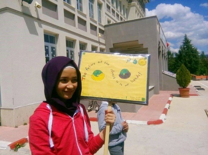 Okul Bahçesinde Doğa Temalı İngilizce Sloganlar