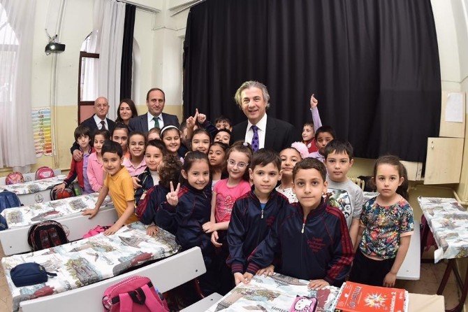 Başkan Demircan: "Beyoğlu’nda Her Okulumuza Katkıda Bulunuyoruz"