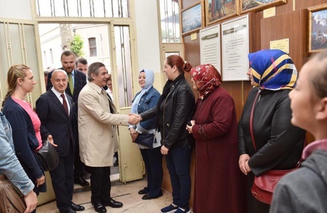 Başkan Demircan: "Beyoğlu’nda Her Okulumuza Katkıda Bulunuyoruz"