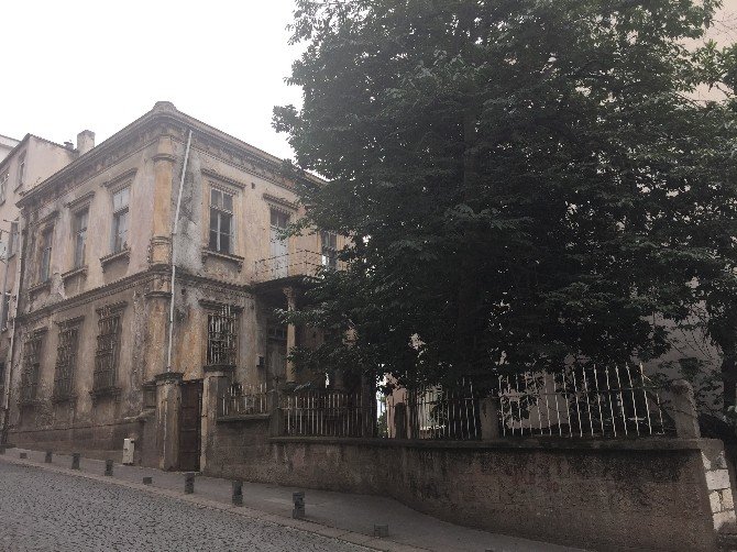 Tarihi Vali Konağı Kurtuluyor