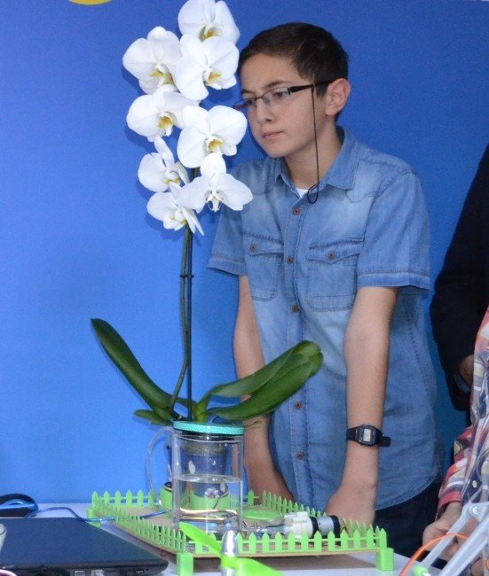 Kendi Kendini Sulayan Orkide