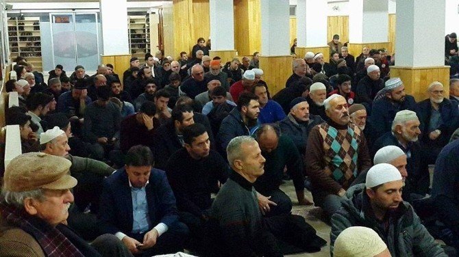 Fatsa’da seher vakti eller Halep için semaya kalktı