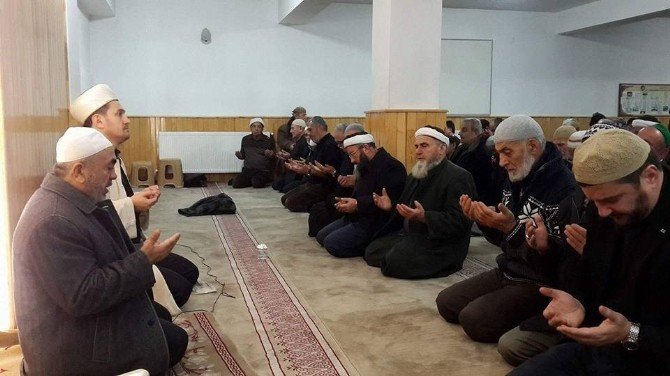 Fatsa’da seher vakti eller Halep için semaya kalktı