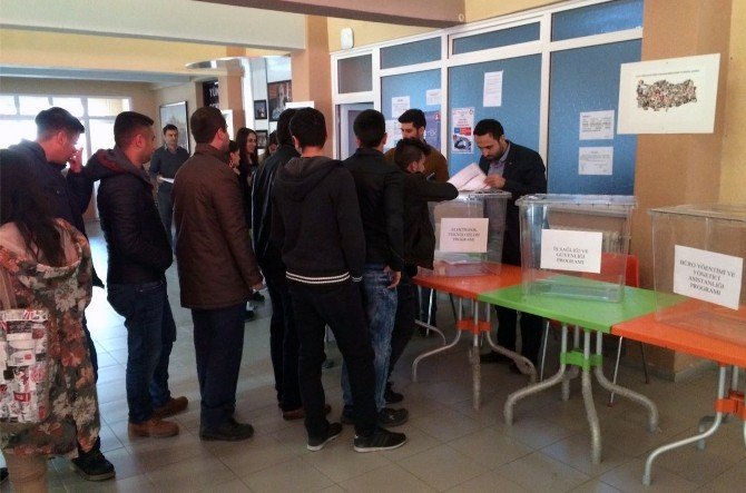 Osmancık Ömer Derindere MYO’da Seçim Heyecanı