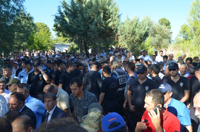 Şehit Polis Memuru Mehmet Ünaldı son yolculuğuna uğurlandı