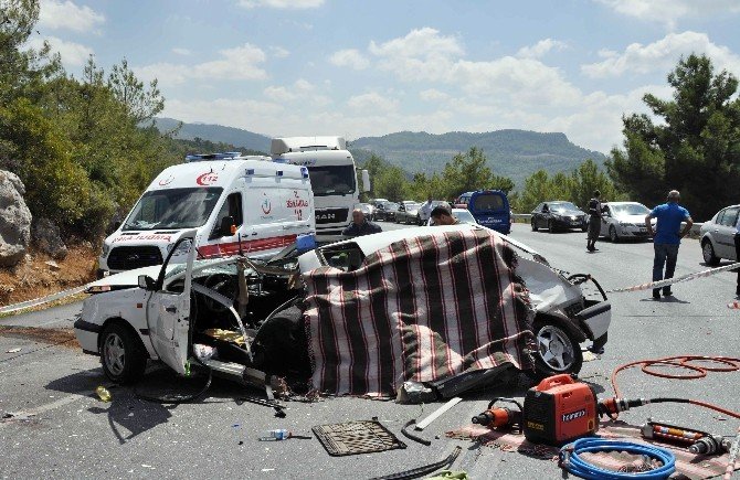 Antalya’da trafik kazası: Anne ve bebeği öldü