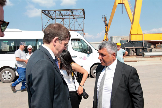 ozata7-002.jpg ozata7-002.jpg