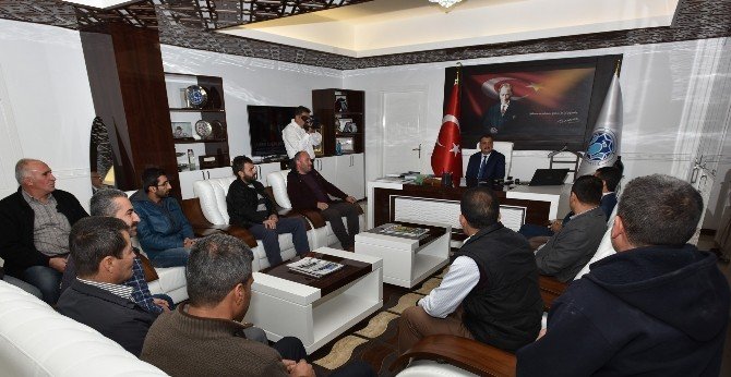 Pazarcılar Odası’ndan Başkan Gürkan’a tebrik ziyareti