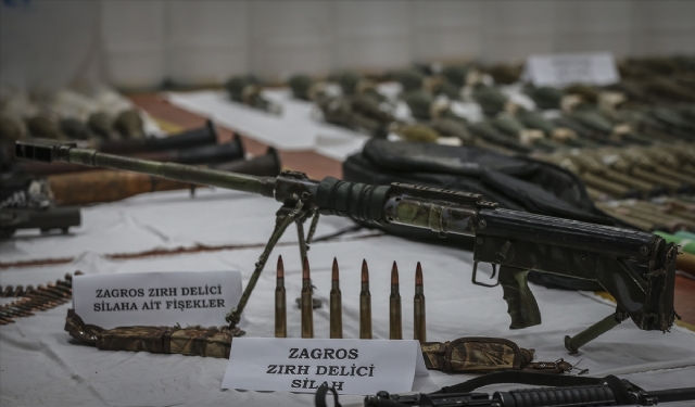 pkk-nin-kullandigi-silahlara-rus-katyusalar-da-8283737_1996_m.jpg pkk-nin-kullandigi-silahlara-rus-katyusalar-da-8283737_1996_m.jpg