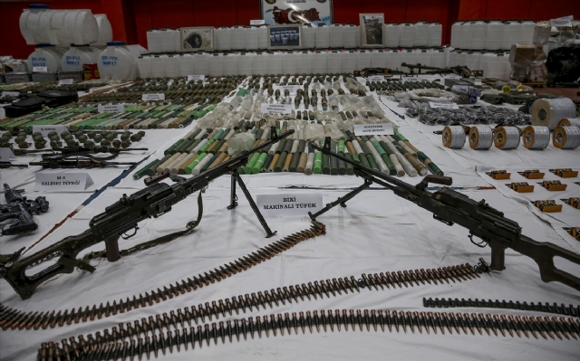 pkk-nin-kullandigi-silahlara-rus-katyusalar-da-8283737_9647_m.jpg pkk-nin-kullandigi-silahlara-rus-katyusalar-da-8283737_9647_m.jpg