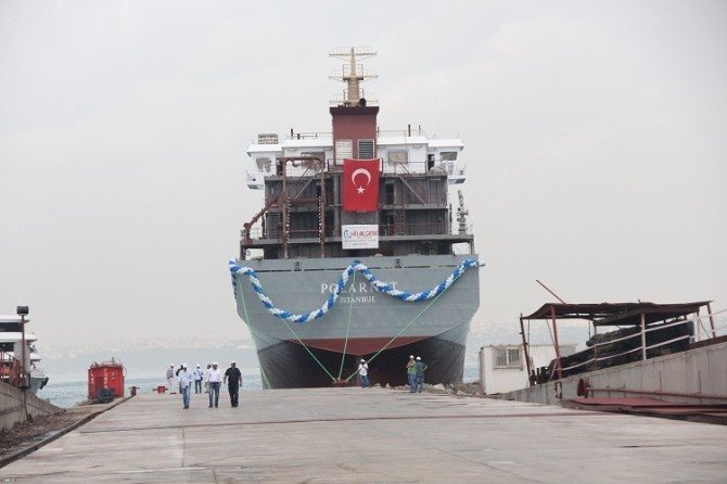 Altınova’da İnşa Edilen Polarnet, Denize İndirildi