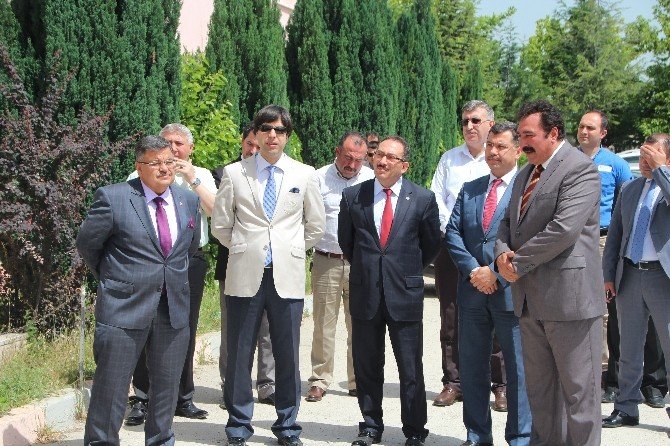 Bilecik Refik Arslan Öztürk Fen Lisesi’nde 4006 Bilim Fuarı Açıldı