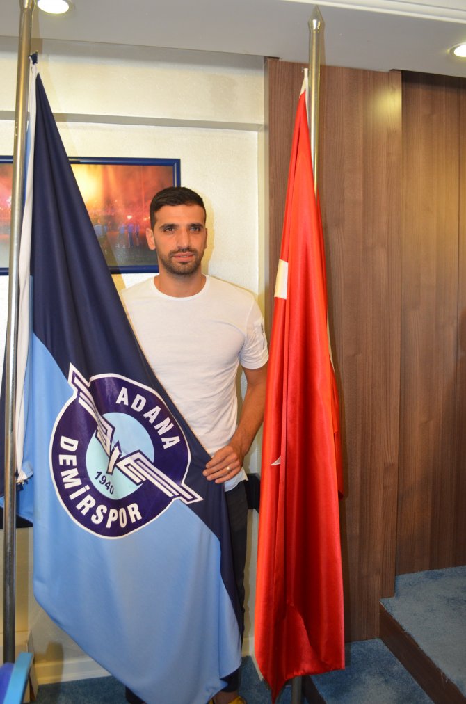 Kaleci Emrullah Şalk Adana Demirspor'da kaldı