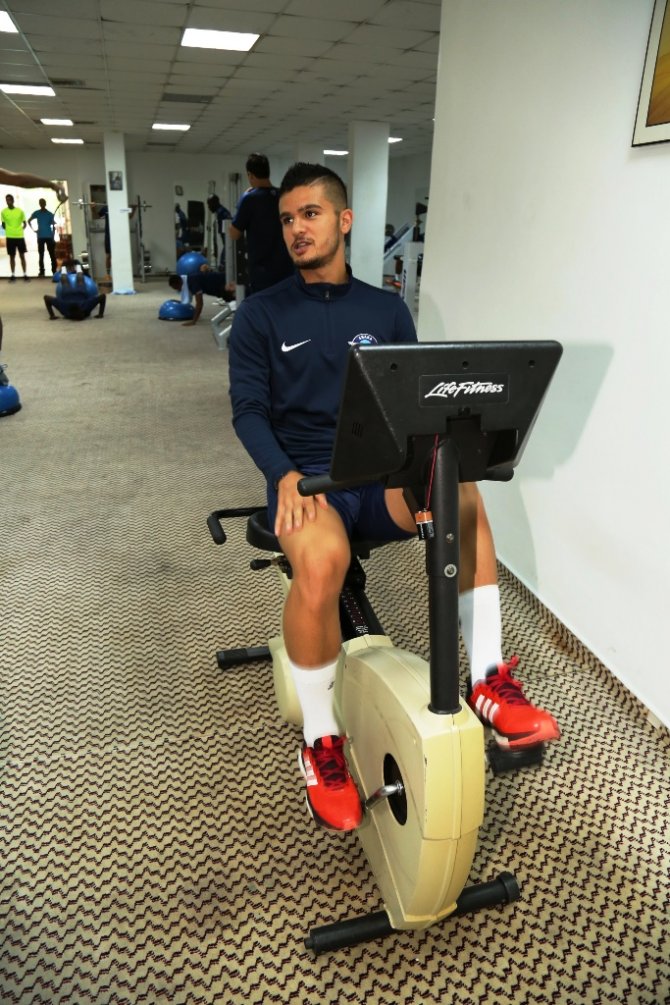 Adana Demirspor Ümit Karaal'ı renklerine bağladı