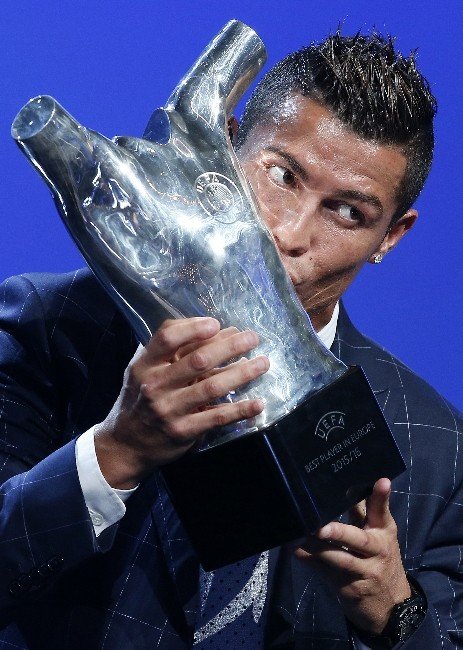 "UEFA Yılın Futbolcusu" ödülü Ronaldo’nun