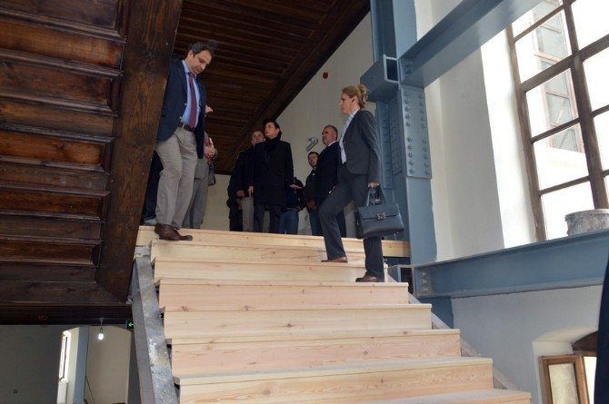 Bir Tarih Daha Canlanıyor