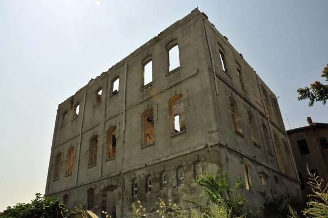 Bir Tarih Daha Canlanıyor