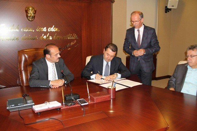 Cumhurbaşkanı Recep Tayyip Erdoğan’ın Yozgat’a Yapılmasını İstediği Meslek Lisesinin Yapım Protokolü İmzalandı